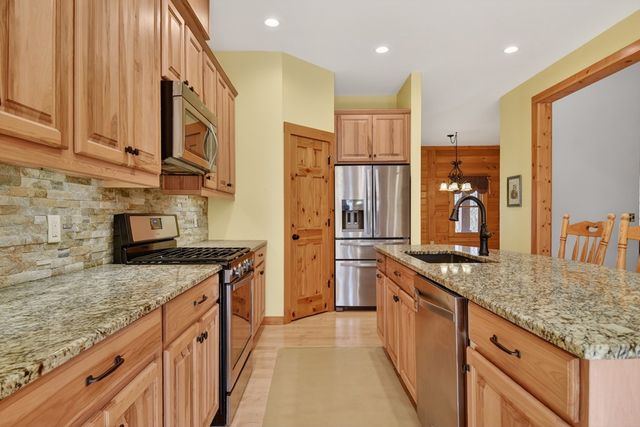 1950 Saint Andrews Way, Jasper, GA 30143