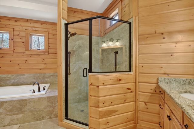 1950 Saint Andrews Way, Jasper, GA 30143