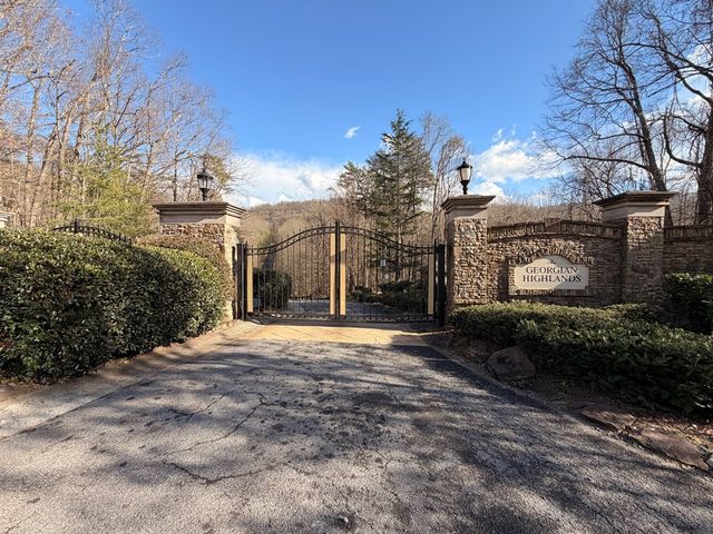 1950 Saint Andrews Way, Jasper, GA 30143