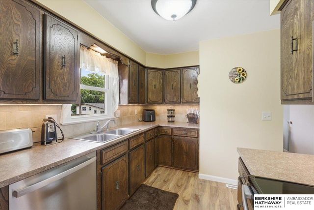 8209 S 40th Street, Bellevue, NE 68147