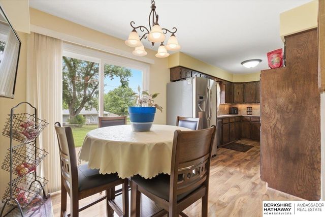 8209 S 40th Street, Bellevue, NE 68147