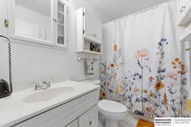 8209 S 40th Street, Bellevue, NE 68147