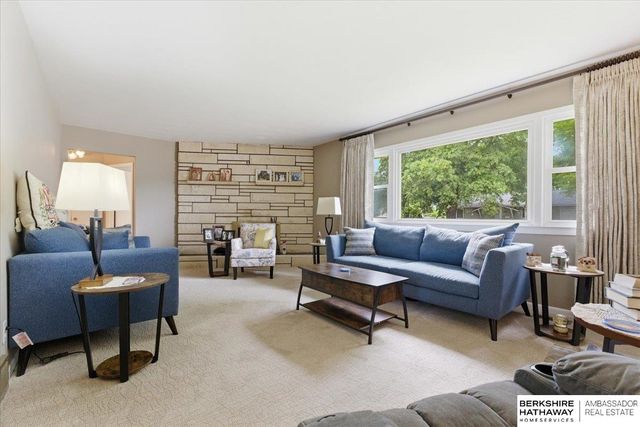 8209 S 40th Street, Bellevue, NE 68147