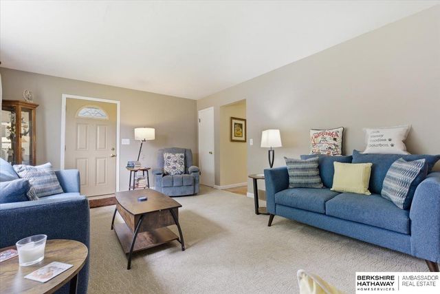8209 S 40th Street, Bellevue, NE 68147