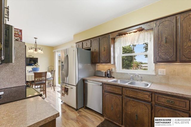 8209 S 40th Street, Bellevue, NE 68147