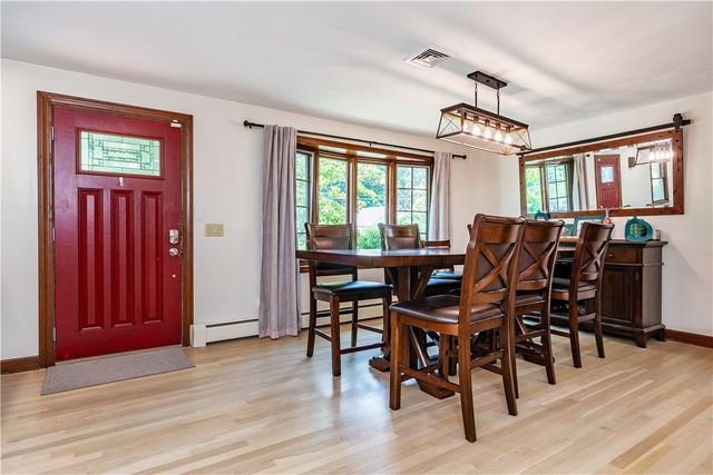 41 Mount View Avenue, North Kingstown, RI 02852