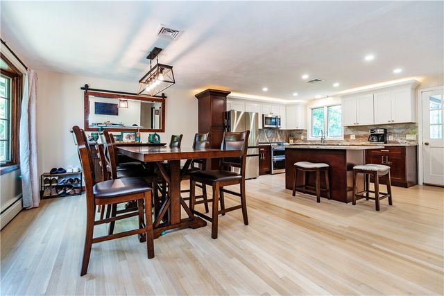 41 Mount View Avenue, North Kingstown, RI 02852