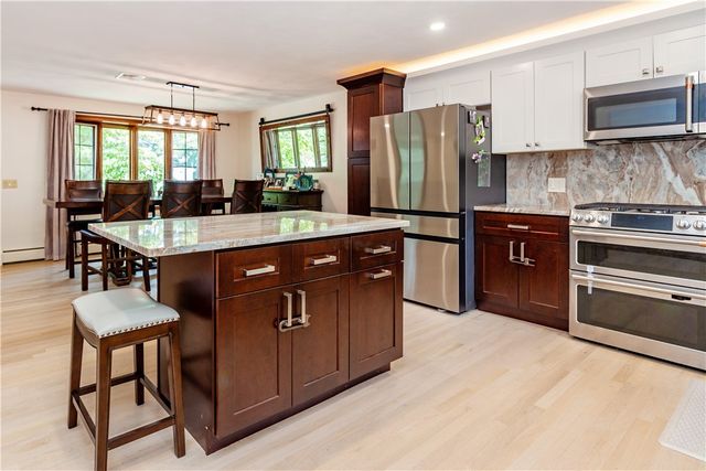 41 Mount View Avenue, North Kingstown, RI 02852