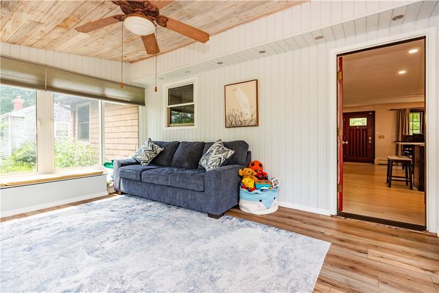 41 Mount View Avenue, North Kingstown, RI 02852