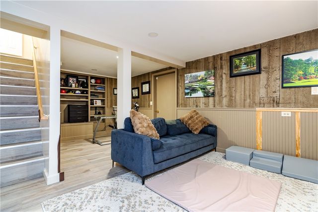 41 Mount View Avenue, North Kingstown, RI 02852