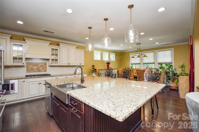 16402 Doves Canyon Lane, Charlotte, NC 28278