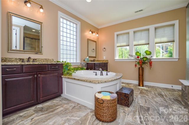 16402 Doves Canyon Lane, Charlotte, NC 28278