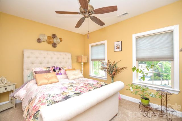 16402 Doves Canyon Lane, Charlotte, NC 28278