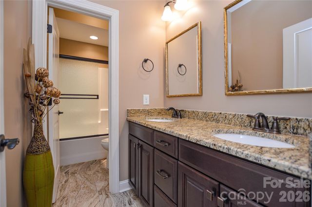 16402 Doves Canyon Lane, Charlotte, NC 28278