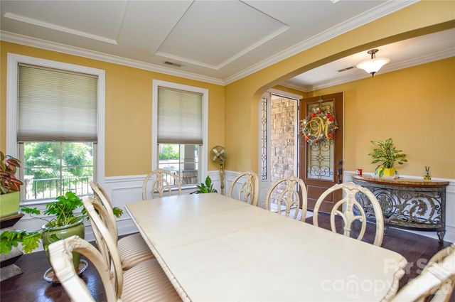 16402 Doves Canyon Lane, Charlotte, NC 28278