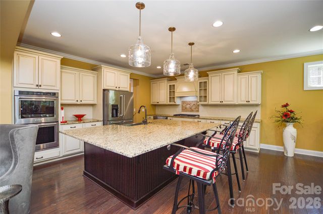 16402 Doves Canyon Lane, Charlotte, NC 28278
