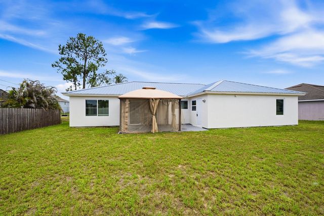 1051 SW Dubois Avenue, Port St. Lucie, FL 34953