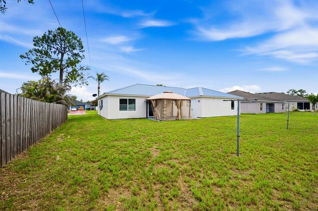 1051 SW Dubois Avenue, Port St. Lucie, FL 34953