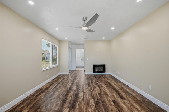 1051 SW Dubois Avenue, Port St. Lucie, FL 34953