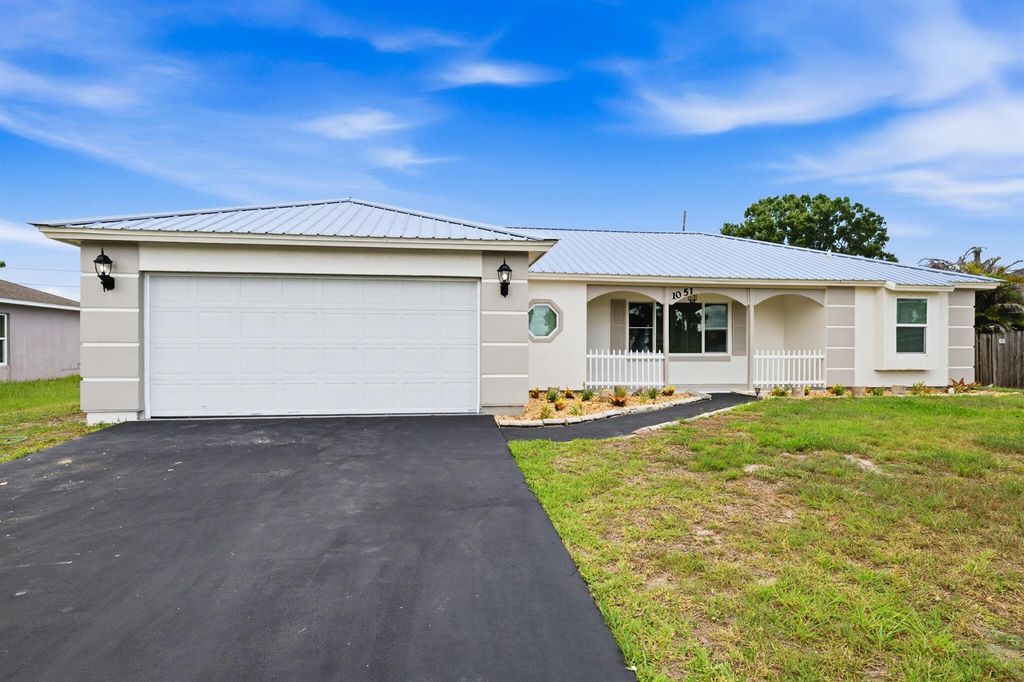 1051 SW Dubois Avenue, Port St. Lucie, FL 34953