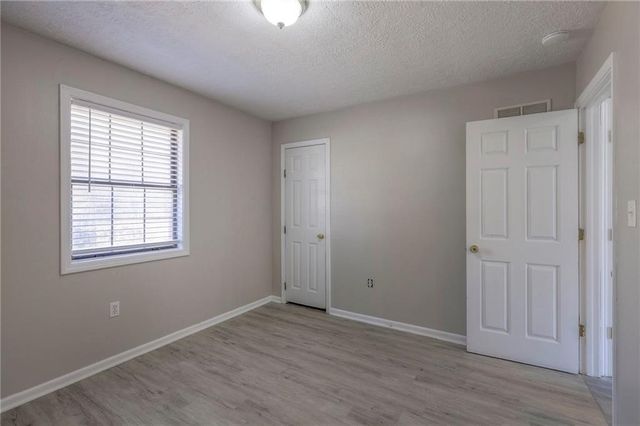 9404-9406 E 83 Street, Raytown, MO 64138