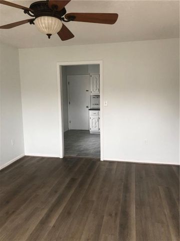 9404-9406 E 83 Street, Raytown, MO 64138