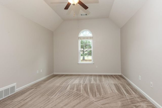 165 SUSANNE DR, Oakland, TN 38060