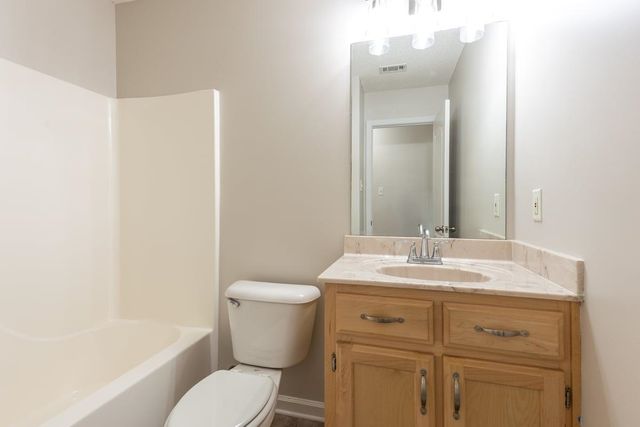 165 SUSANNE DR, Oakland, TN 38060