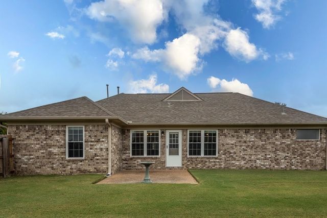 165 SUSANNE DR, Oakland, TN 38060