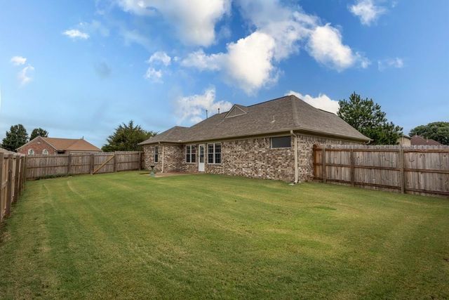 165 SUSANNE DR, Oakland, TN 38060