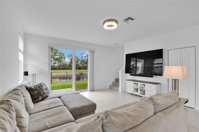 5471 Flannigan Way, Lake Worth, FL 33463