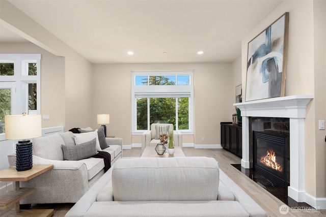 16125 SE 44th Way, Bellevue, WA 98006