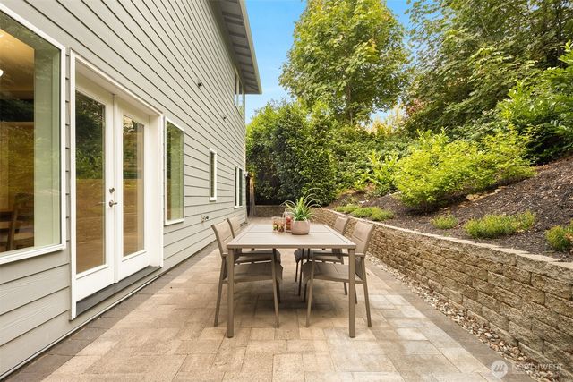 16125 SE 44th Way, Bellevue, WA 98006