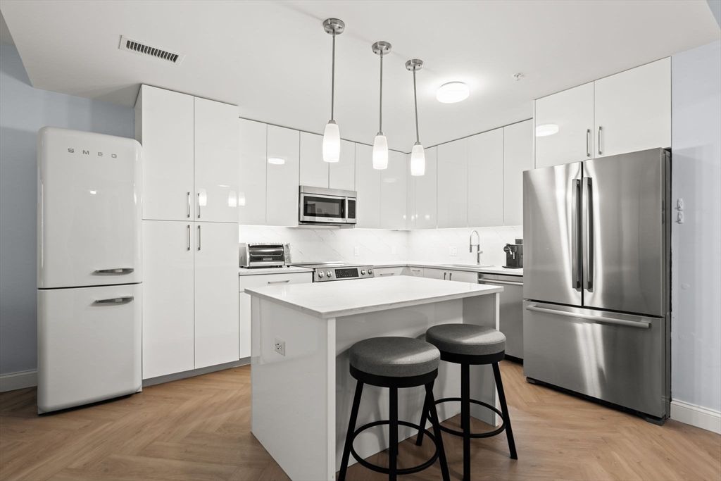 771 Harrison Ave 206, Boston, MA 02118