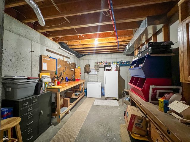 23048 Pocket Road, Batesville, IN 47006