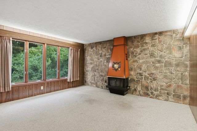 52 Thornton Road, Worcester, MA 01606