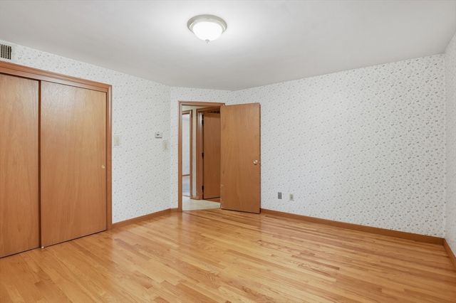 52 Thornton Road, Worcester, MA 01606