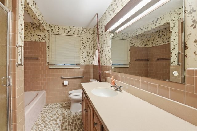 52 Thornton Road, Worcester, MA 01606
