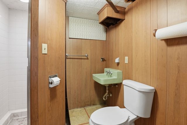 52 Thornton Road, Worcester, MA 01606