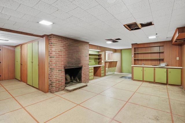 52 Thornton Road, Worcester, MA 01606
