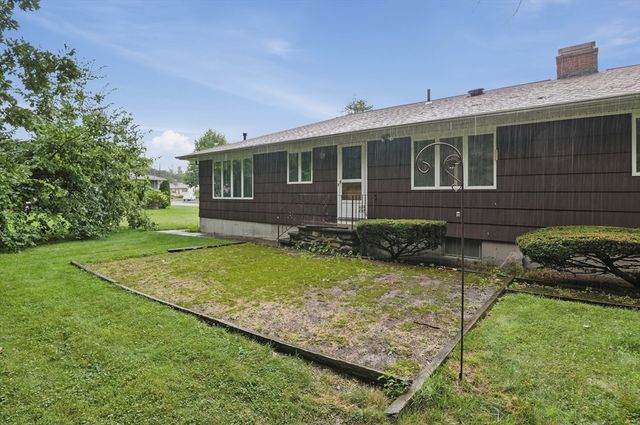 52 Thornton Road, Worcester, MA 01606