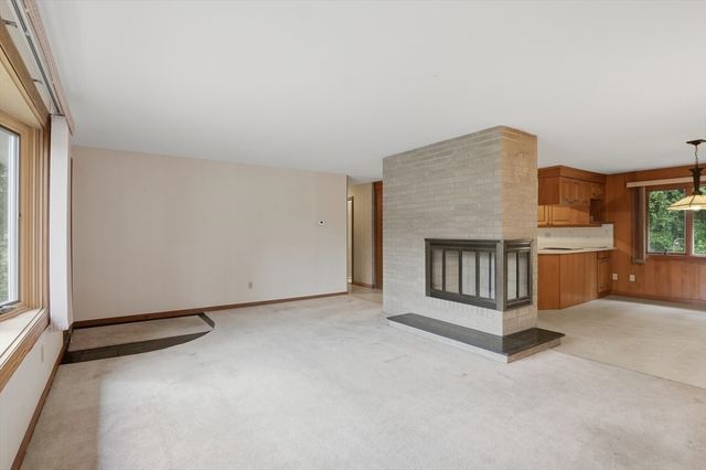 52 Thornton Road, Worcester, MA 01606