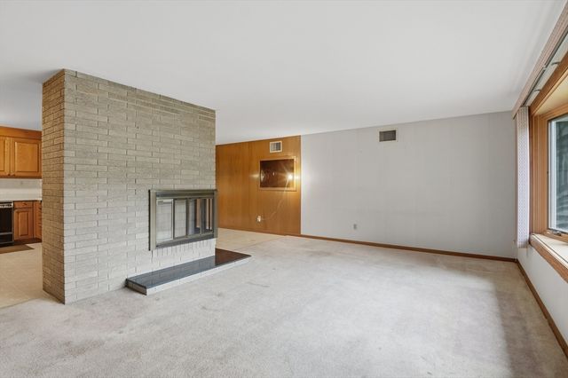 52 Thornton Road, Worcester, MA 01606