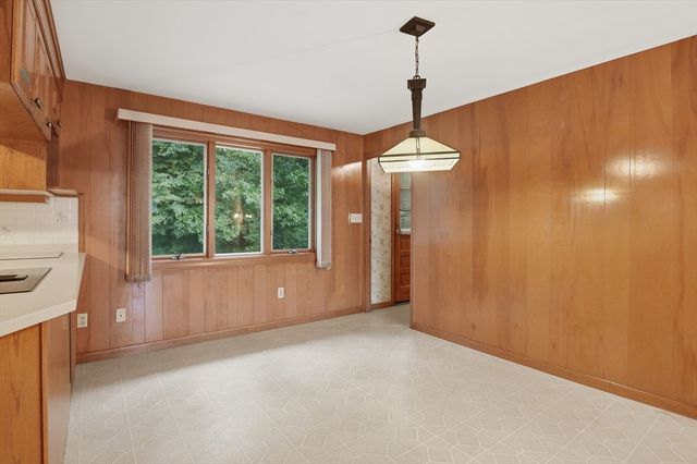 52 Thornton Road, Worcester, MA 01606