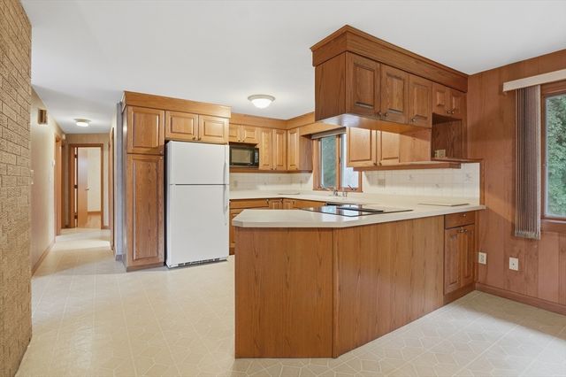 52 Thornton Road, Worcester, MA 01606