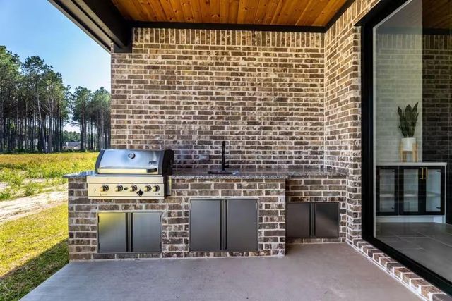 51 Road 6613, Dayton, TX 77535