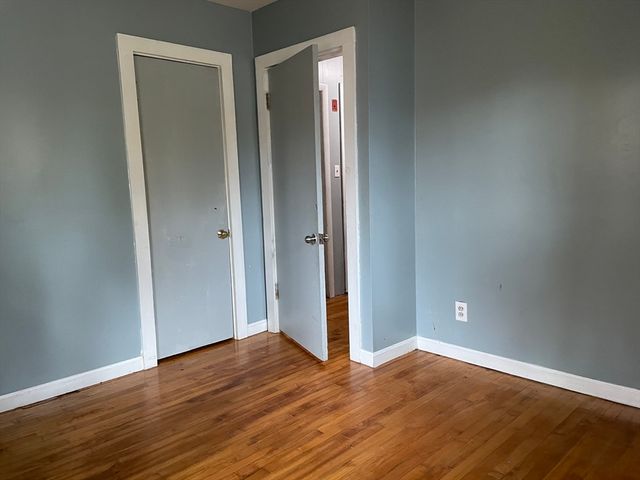 381 Pleasant St, Leicester, MA 01524