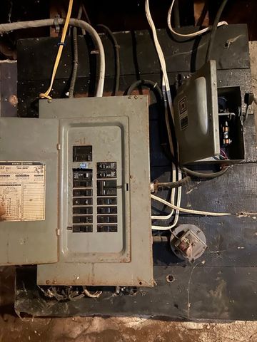 381 Pleasant St, Leicester, MA 01524