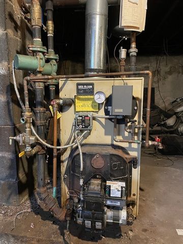 381 Pleasant St, Leicester, MA 01524