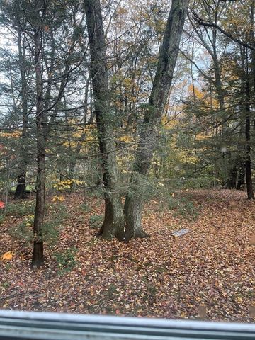 381 Pleasant St, Leicester, MA 01524